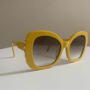 Gucci Sunglasses - golden yellow